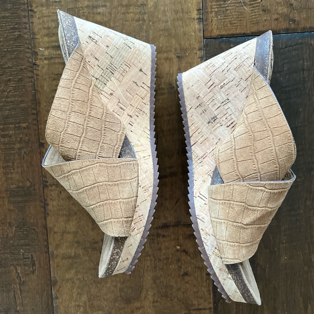 Sofft Ciera sandals with tan crossover crocodile leather straps cork wedge heels - Picture 5 of 6